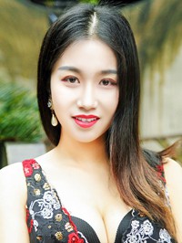 Asian woman Chengrong (Susan) from Guangzhou, China