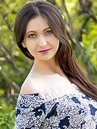Single Alina from Kherson, Ukraine