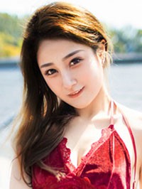 Asian woman Yi (Ava) from Changsha, China