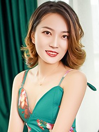 Asian woman Xin (Cindy) from Guangzhou, China