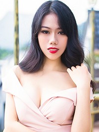 Asian woman Danfei from Hangzhou, China