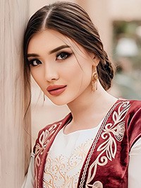Single Aiym from Almaty, Kazakhstan