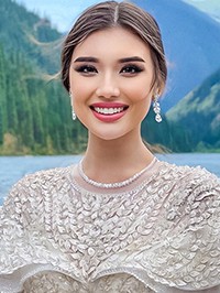 Single Aiym from Almaty, Kazakhstan