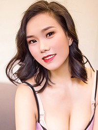 Asian woman Yanli from Shenzhen, China