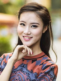 Asian woman Feifei from Guangdong, China