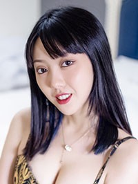 Asian woman Yi from Chengdu, China
