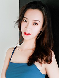 Asian single Yaqi (Qi) from Taiyuan, China