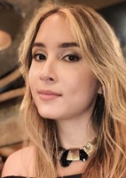 Russian single Laura from Medellín