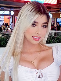 Single Lorena from Medellín, Colombia