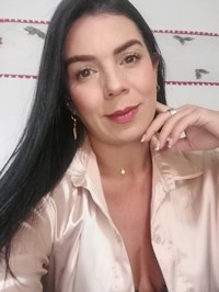 Latin woman Yanet from Medellín, Colombia