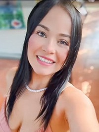 Latin woman Yineth from Bogotá, Colombia