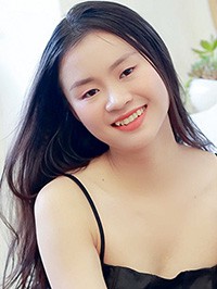 Asian woman Nguyen Thi Minh (Melissa) from Ho Chi Minh City, Vietnam