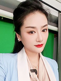 Asian woman Qing from Yuecheng, China
