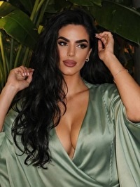 European single Maya from Zenica, Bosnia and Herzegovina