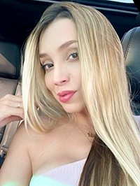 Latin single Eliana from Medellín, Colombia