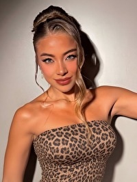 Latin single Gabriela from Chia, Colombia