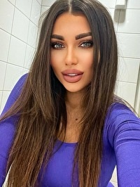 European single Daria from Poznan, Poland