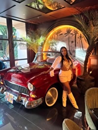 Latin single Estefany from Medellín, Colombia