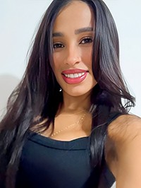 Latin single Estefany from Medellín, Colombia