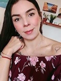 Latin single Yanet from Medellín, Colombia