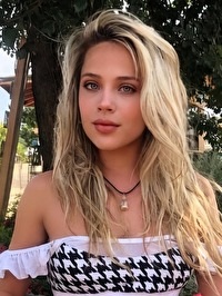 European single Greta from Burgas, Bulgaria
