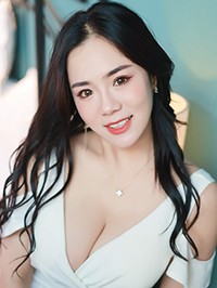 Asian single Ying from Daye, China