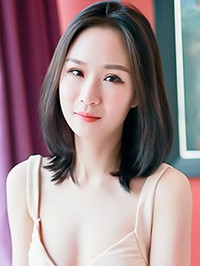 Asian woman Siyu from Ancheng, China