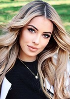 Russian single Karyna from Chornomorsk
