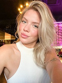 European single Sonja from Tallinn, Estonia