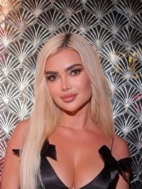 Latin single Salome from Medellín, Colombia