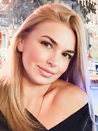 Ukrainian single Inna from Berlin, Germany