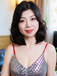 Asian woman Mengdan from Guangzhou, China
