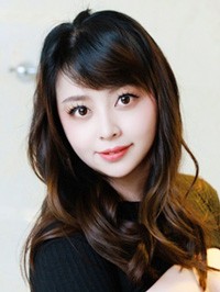 Asian woman Jiahong (Lily) from Shanghai, China