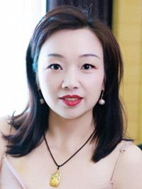 Asian woman Teng (Ten) from Hefei, China