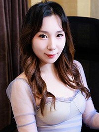 Asian woman Liang (Lang) from Shanghai, China