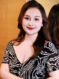 Asian woman Rulan (Lancy) from Guangzhou, China