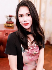Asian woman Xiangxiang (Xiang) from Nanning, China