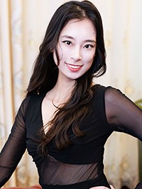 Asian woman Qi (Qi) from Chengdu, China