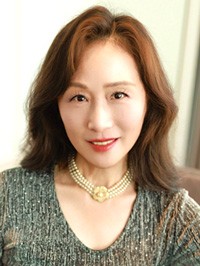Asian woman Jinfang (Fang) from Shanghai, China