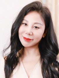 Asian woman Xiling (Ling) from Zhengzhou, China