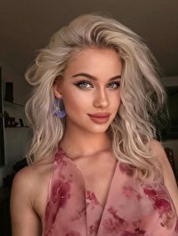 Ukrainian single Yuliia from London, United Kingdom