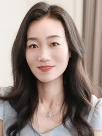 Asian woman Haiying (Ying) from Zaozhuang, China