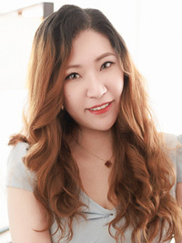 Asian woman Jiaqi (Qi) from Shanghai, China