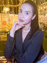 Latin single Paubla from Medellín, Colombia