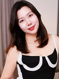 Asian woman Shuyun (Yun) from Shanghai, China