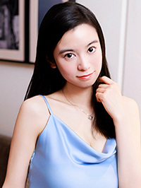 Asian woman Yunjia (Jia) from Shanghai, China