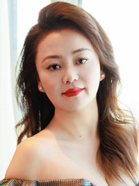Asian woman Yang (Yang) from Shanghai, China