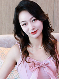 Asian woman Qiuhong (Hong) from Wenzhou, China