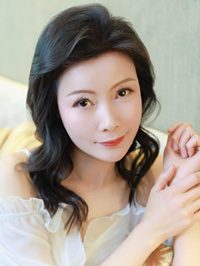 Asian woman Xiangyi (Yi) from Wenzhou, China