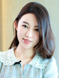 Asian woman Sunwen (Wen) from Shanghai, China